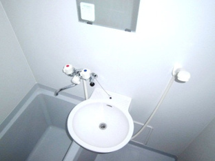 コンパクトで使いやすいお風呂です