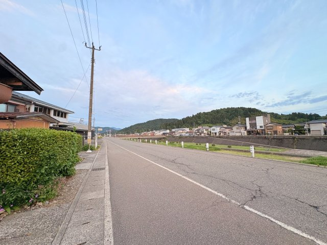 【前面道路含む現地写真】 | 加茂市上条　戸建