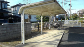 屋根付き駐輪場完備