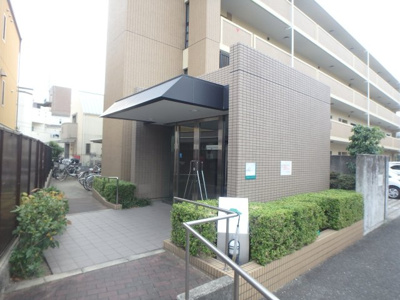 【エントランス】 | レルンブラール | エントランスです