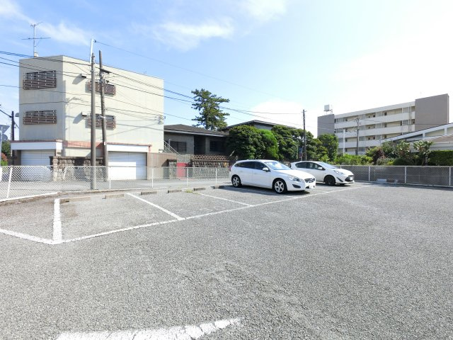 【駐車場】