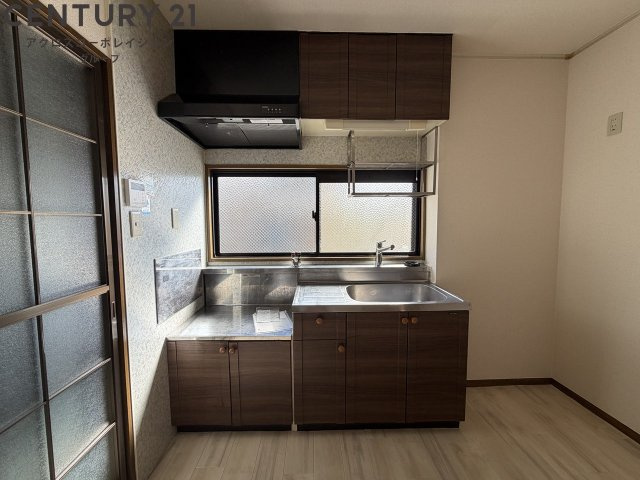 キッチンに窓があり換気も楽にできます♪