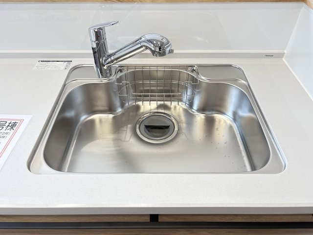 門司区上二十町2期のキッチン|浄水器一体型シャワー水栓です。