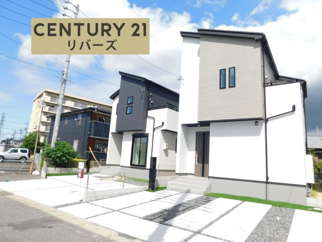 名古屋市中川区吉津３丁目の新築一戸建の前面道路含む現地写真|☆ラスト１棟☆　　新価格！！いつでもご案内出来ます♪（お問合せ当日、平日、水曜、夜間でもＯＫ）　敷地４２．５５坪！　駐車らくらく並列２台ＯＫ　収納付きＬＤＫ約２０．０帖！　全居室南向き♪　広い庭付き！