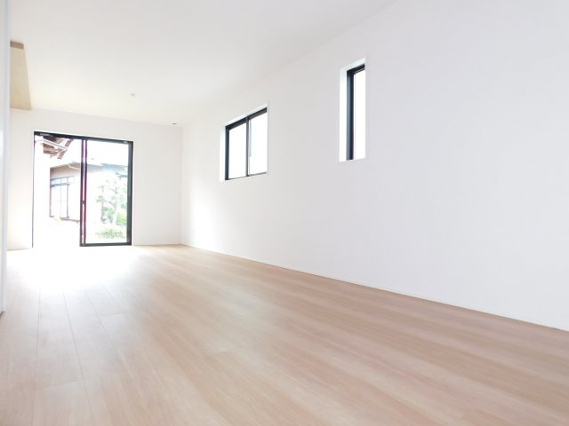 名古屋市中川区吉津３丁目の新築一戸建の居間・リビング|◇リビング◇　　南面で明るく広いリビング約２０．０帖　家族がゆったりくつろげる広々空間♪