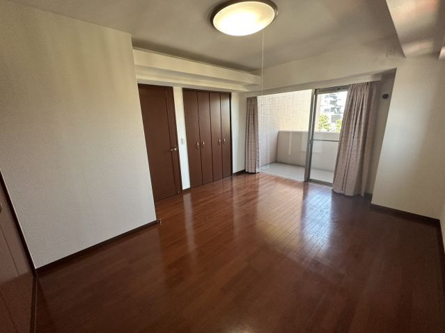 グランドメゾン丸之内の洋室