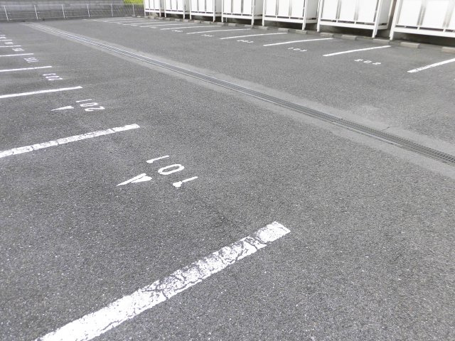 ノーブルFUJII Aの駐車場