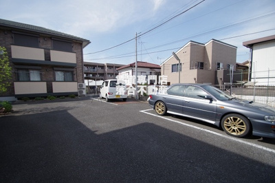 【駐車場】 | ラ・クレール | 敷地内駐車場完備
