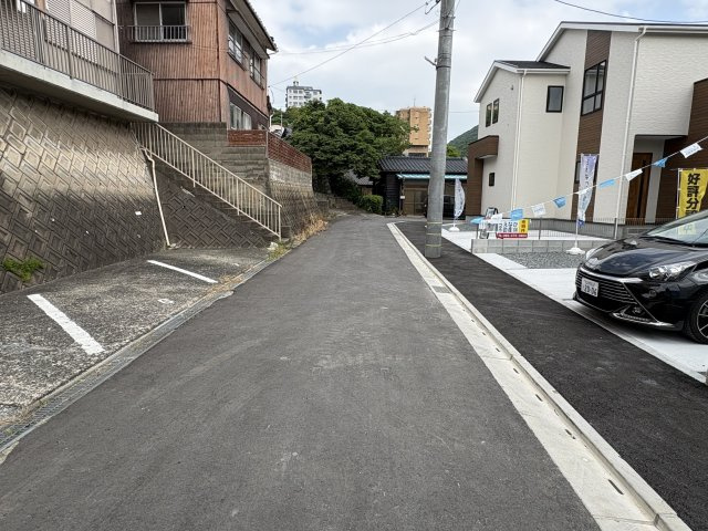 門司区上二十町2期の前面道路含む現地写真|前面道路幅員約4.02メートルです。