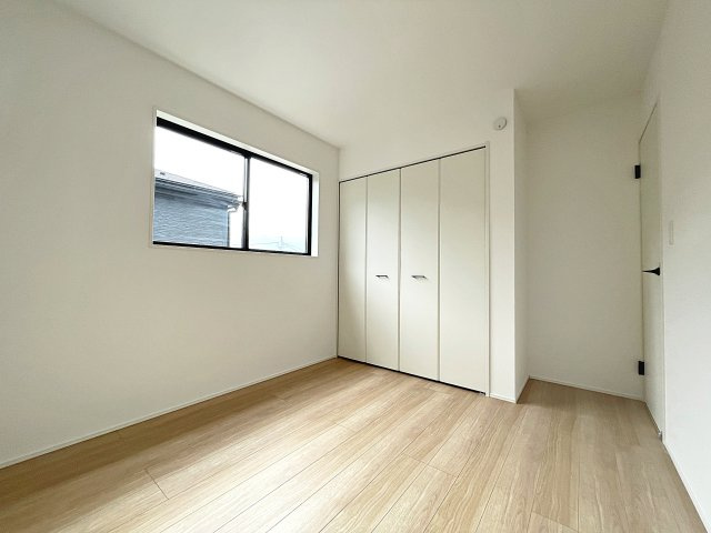 新築戸建・新築建売　郡山市東原一丁目　富田東小・富田中の洋室|全居室収納完備！収納が多いとお部屋もスッキリ！お荷物が多くても安心です！