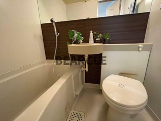 【トイレ】 | ルミネスプラザ | 落ち着いた色調のトイレです