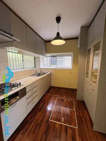 逗子市小坪６丁目　中古戸建のキッチン|きれいなキッチンです