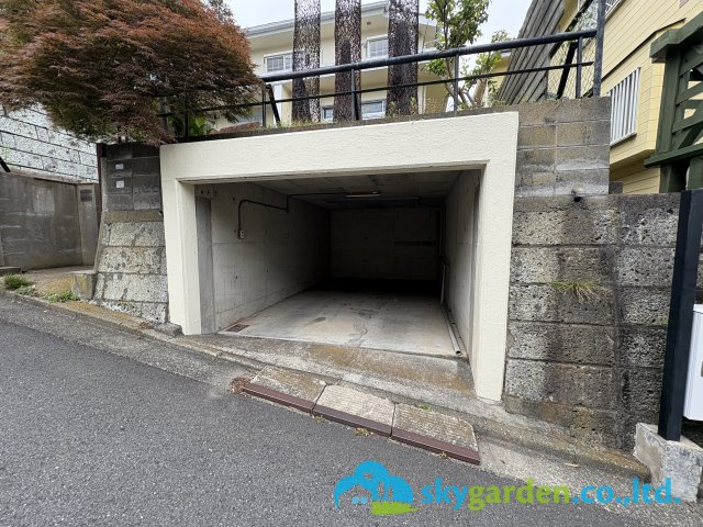 逗子市小坪６丁目　中古戸建の駐車場