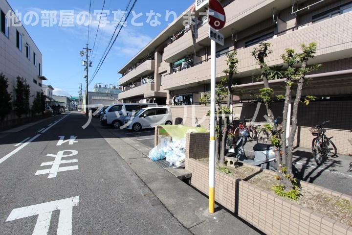 エスポワール五反田の駐車場