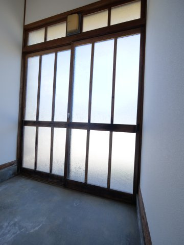 石井様貸家の玄関