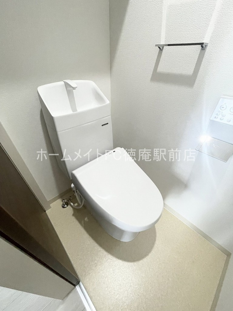 大阪市城東区放出西３丁目のアパートのトイレ