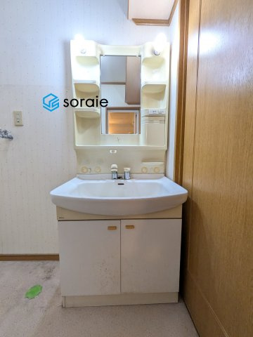 川越市霞ケ関東5丁目　中古戸建の独立洗面台|令和8年6月12日撮影。