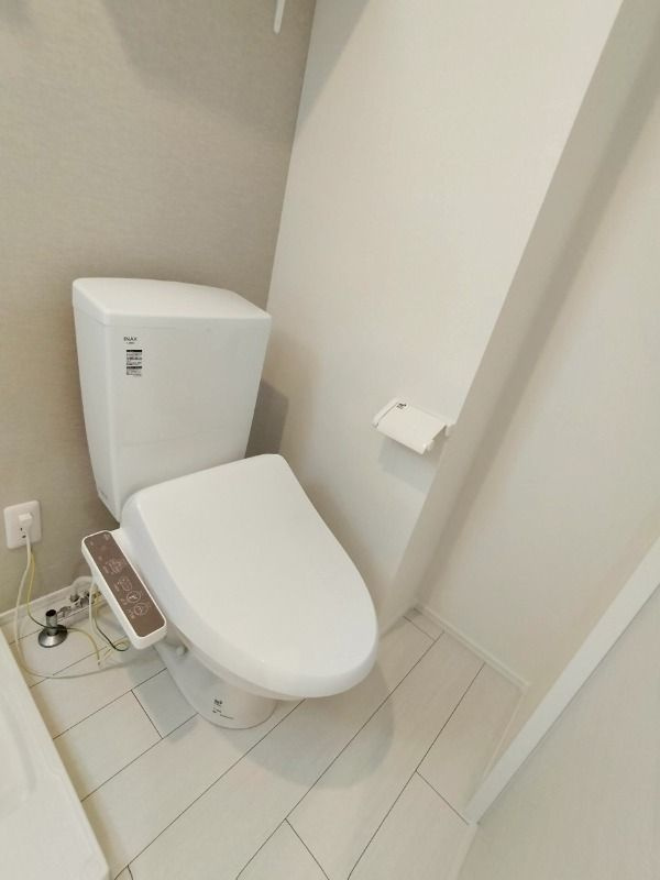 IL MEZZO DI TOKYO，TREのトイレ