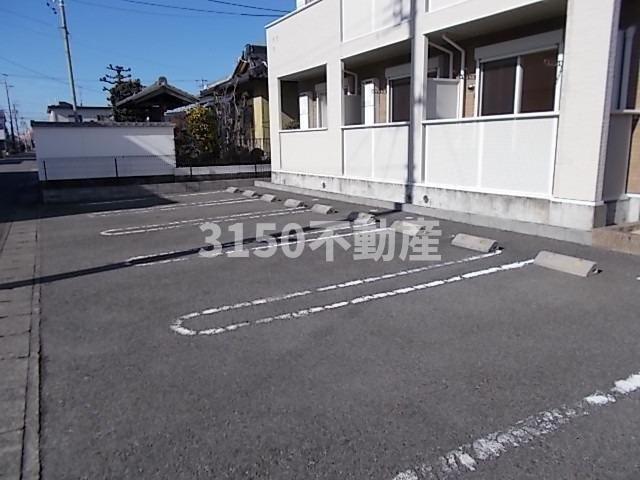 Ｌａ　Ｖｉｄａの駐車場|駐車場に車を止められます