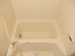 コンパクトで使いやすいお風呂です