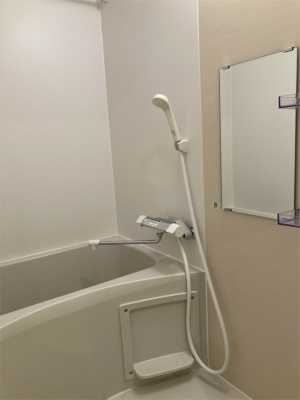 コンパクトで使いやすいお風呂です