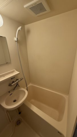 コンパクトで使いやすいお風呂です