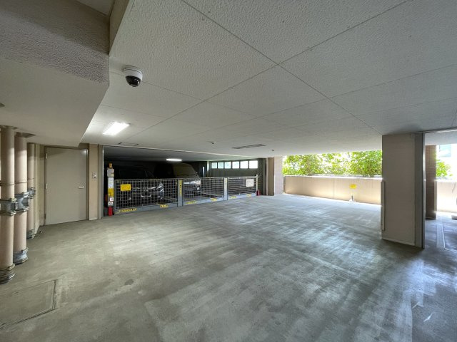 相鉄マニア必見！！電車と共にある生活がココなら実現！！鍵がないと動かないエレベーターはホテルレベルのセキュリティー！！見て分かる住居性の良さも◎な、『クリオ上星川』リノベーションの駐車場|駐車場があります