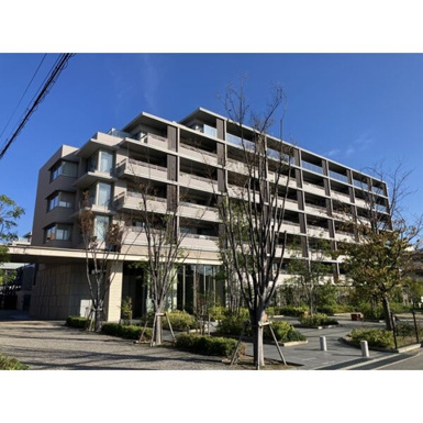 エレベータ付きで、ベビーカーや重い荷物があっても便利！