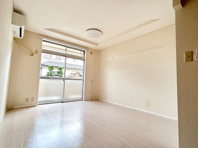 リバーサイドＯＮＥの居間・リビング|洋室