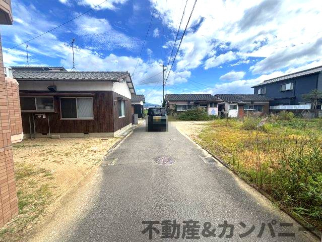 松前町西古泉のおトチ　伊予郡松前町大字西古泉売土地の前面道路含む現地写真|前面道路含む現地写真です
