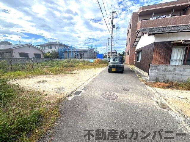 松前町西古泉のおトチ　伊予郡松前町大字西古泉売土地の前面道路含む現地写真|前面道路含む現地写真です