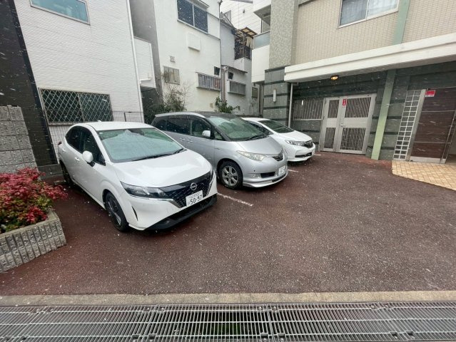 S-FORT西九条の駐車場