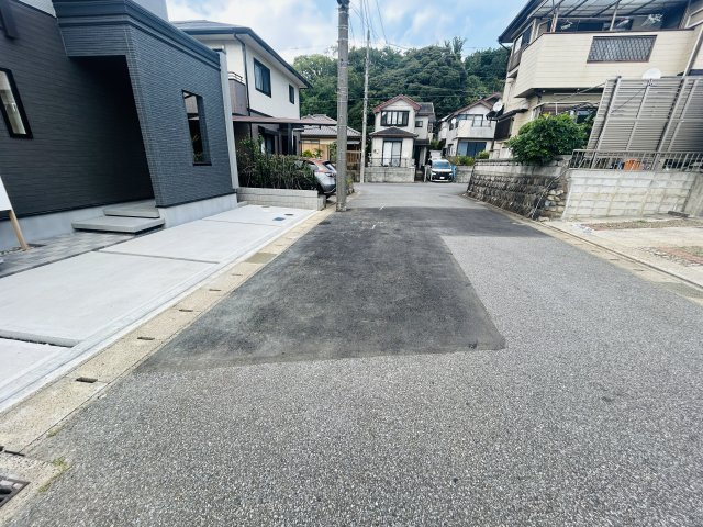 千葉市若葉区加曽利町２期の前面道路含む現地写真