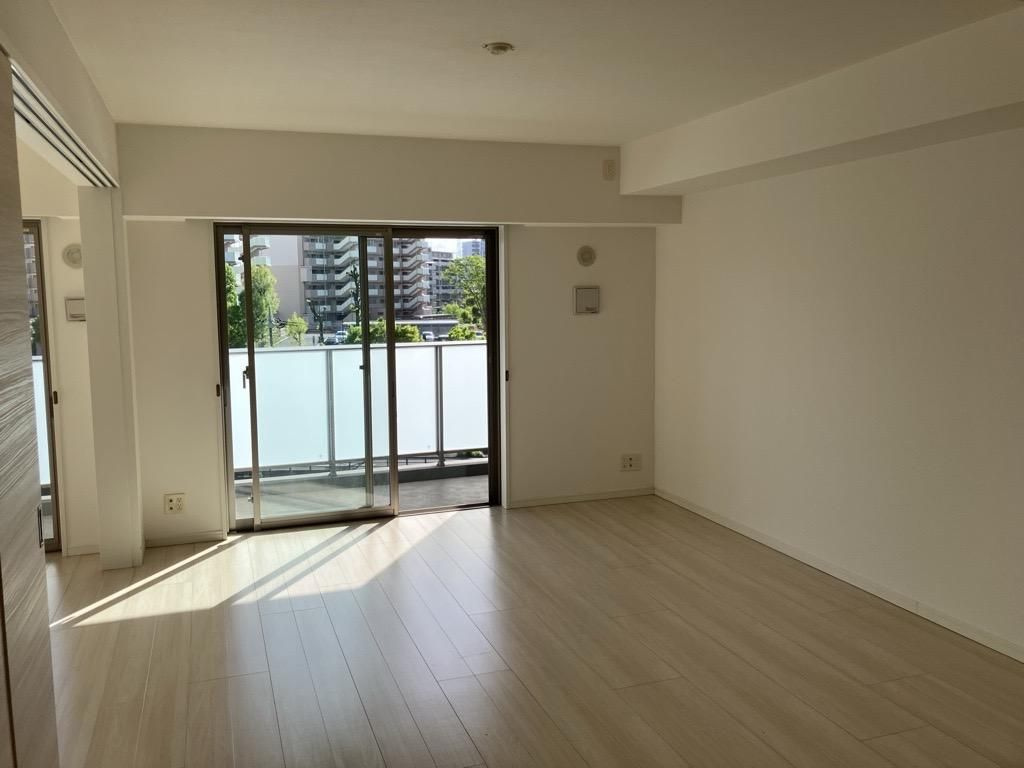 多摩市諏訪４丁目の中古マンションの居間・リビング