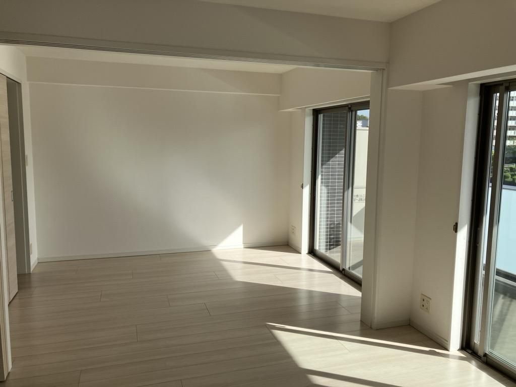 多摩市諏訪４丁目の中古マンションの居間・リビング