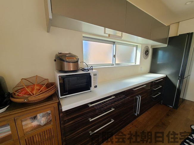 【キッチン】 | 玉湯町玉造中古戸建 | 窓もあり明るいキッチンです