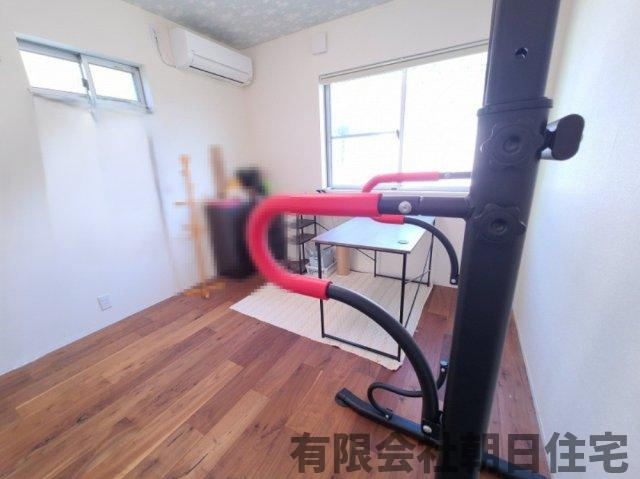 【洋室】 | 玉湯町玉造中古戸建 | 明るい洋室です