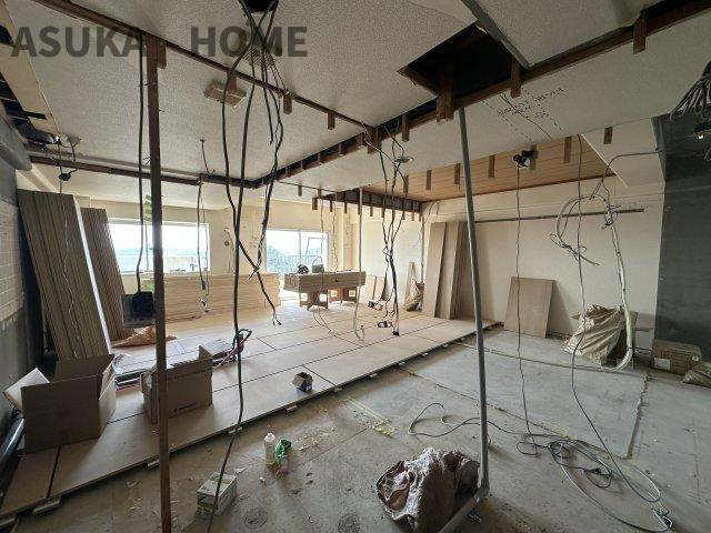コスモ戸塚リベラヒルズB棟のキッチン|LDKが見渡せるカウンターキッチンを新規設置。お料理をしながら家族との団欒の時間も過ごせるキッチンです。