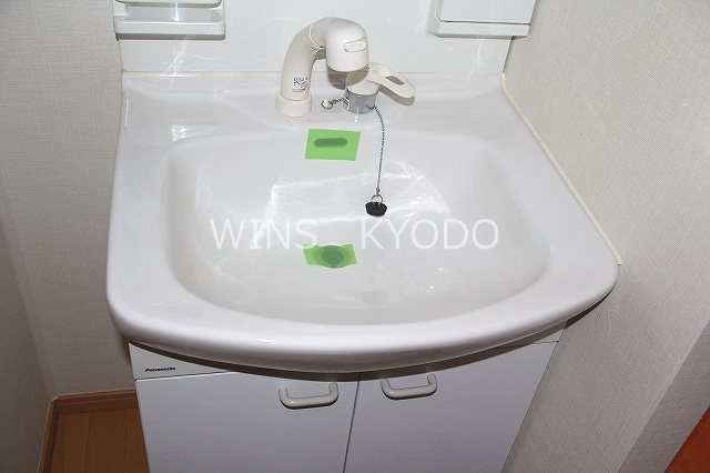 世田谷区砧３丁目のアパートの洗面所