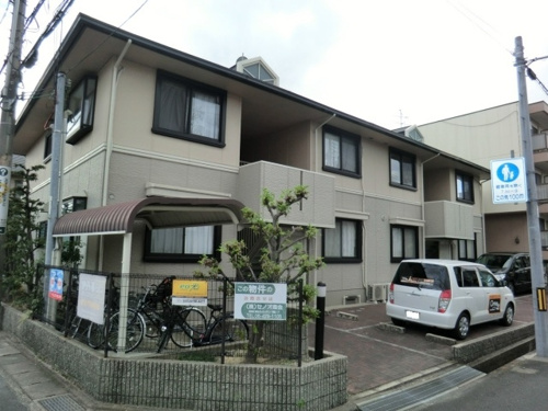 シャッター雨戸付きです♪