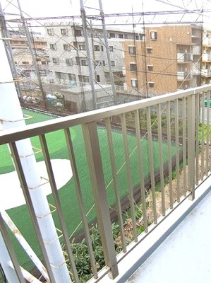 【展望】 | ホワイトエレガンスⅡ | ※参考写真※バルコニーからの眺望です♪☆2階にあるので人目が気にならないのが嬉しいですよね☆