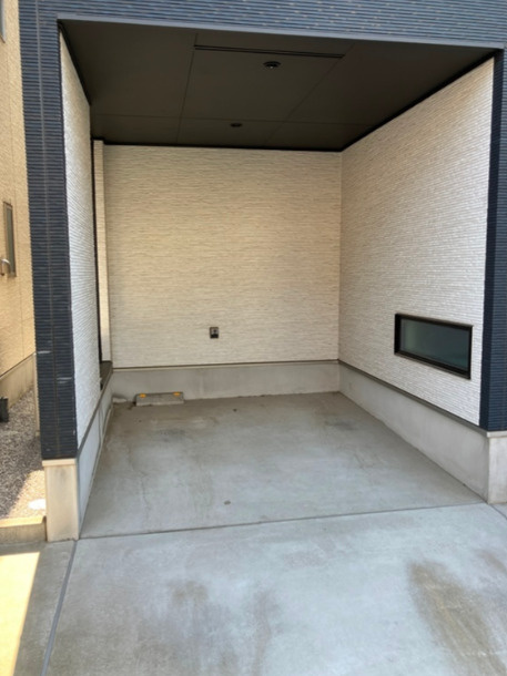 今井西町戸建の駐車場