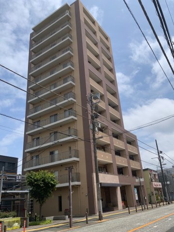 アンビシャス相模原の外観|洗練された佇まいと重厚感が魅力。11階角部屋からの眺望も自慢です