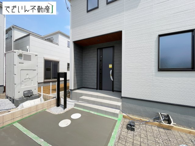 【玄関】 | Livele Garden.S久喜市吉羽第5　新築住宅 | ≪2号棟≫
現地(2026年7月撮影)