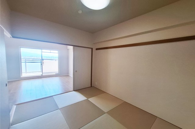 スペリオシティ泉北深井の和室|和室：襖を開ければLDKとの一体利用も可能。