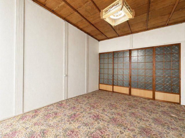 平野区加美北1丁目の寝室|大きな家具を置いても圧迫感が出にくく、主寝室としてもゆったり使えます。