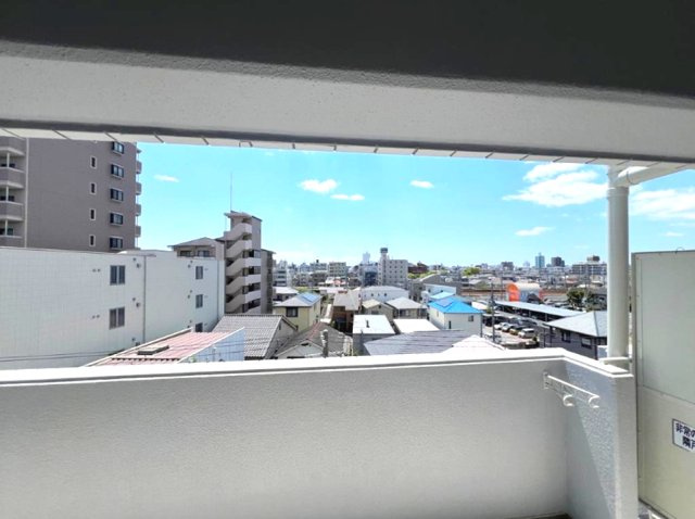 ライオンズマンション甲子園口二見町の展望|5階から望む、開放的な眺望
