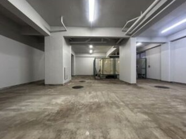 横浜市南区新川町５丁目の倉庫の内装