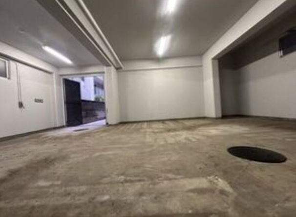横浜市南区新川町５丁目の倉庫の内装