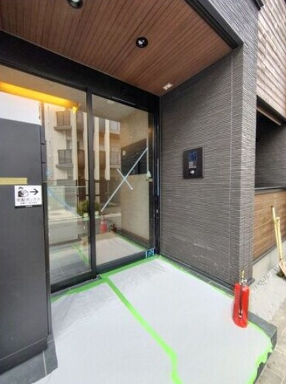 ForestMaisonKOMAGOMENORTHのエントランス